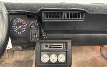 Chevrolet-Camaro-1986-Flame-Red-Metallic-Gray-9