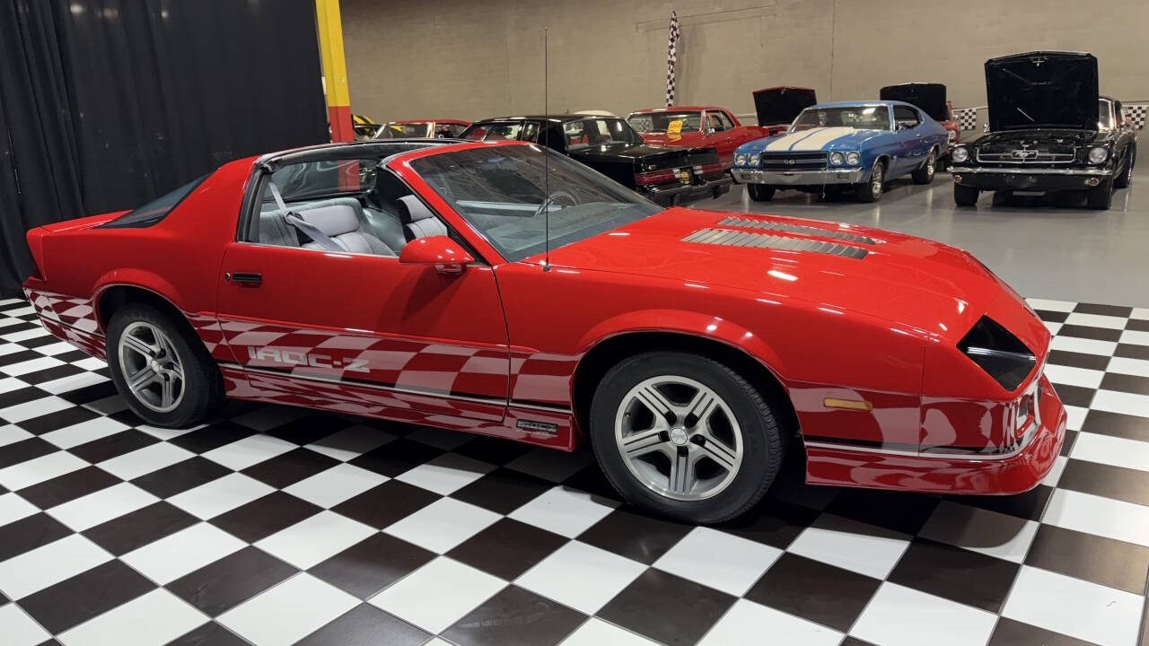 Chevrolet-Camaro-1988-Hatchback-11
