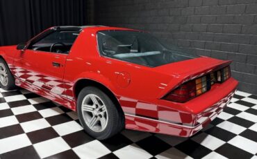 Chevrolet-Camaro-1988-Hatchback-2