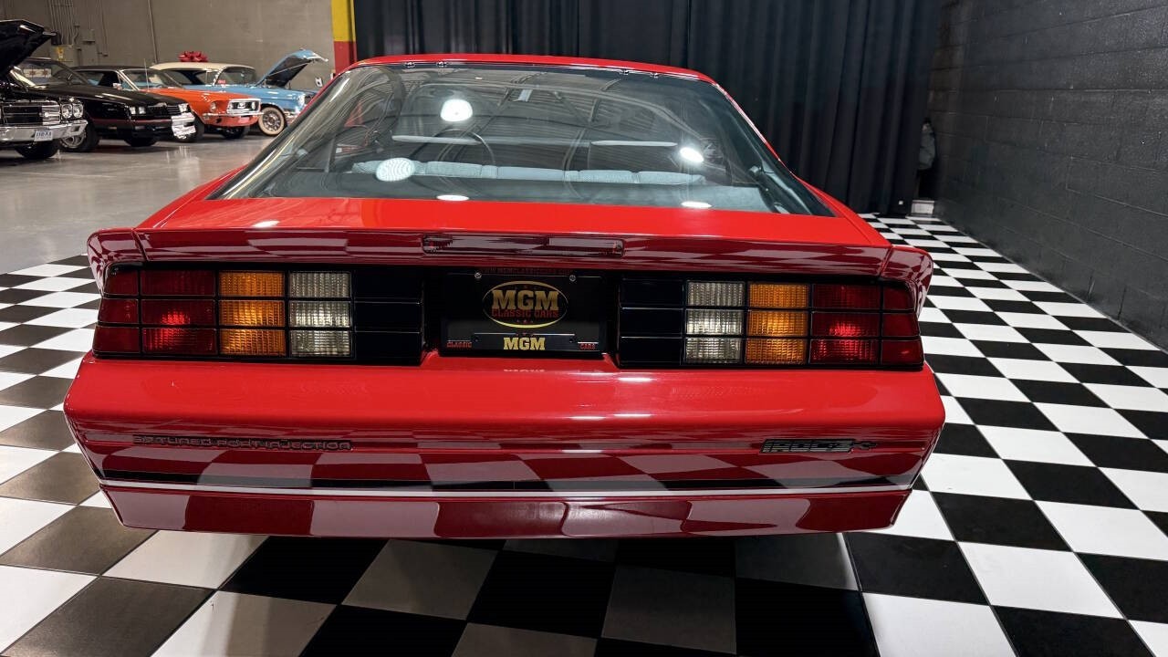 Chevrolet-Camaro-1988-Hatchback-3
