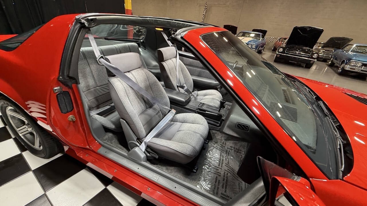 Chevrolet-Camaro-1988-Hatchback-33