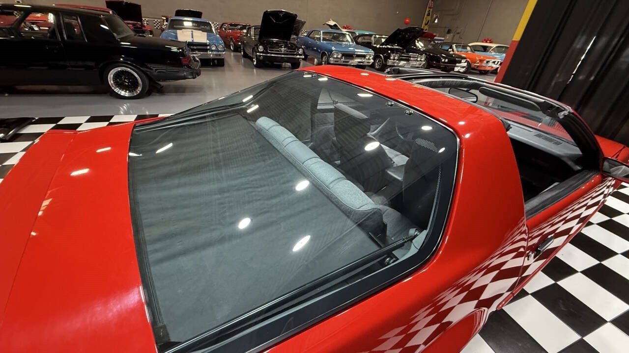 Chevrolet-Camaro-1988-Hatchback-36