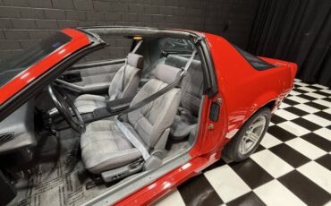 Chevrolet-Camaro-1988-Hatchback-39