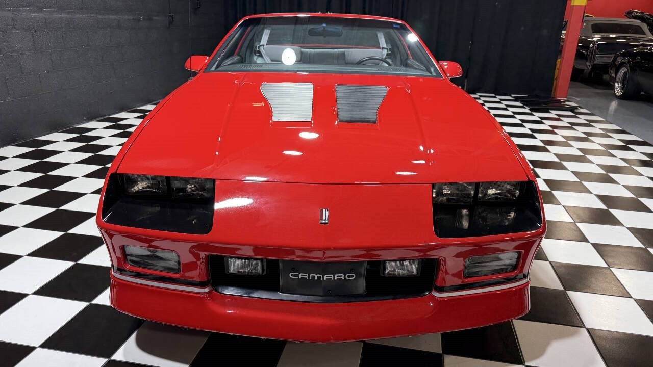 Chevrolet-Camaro-1988-Hatchback-6