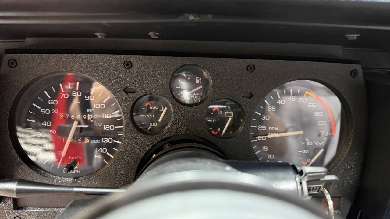 Chevrolet-Camaro-1988-Hatchback-8