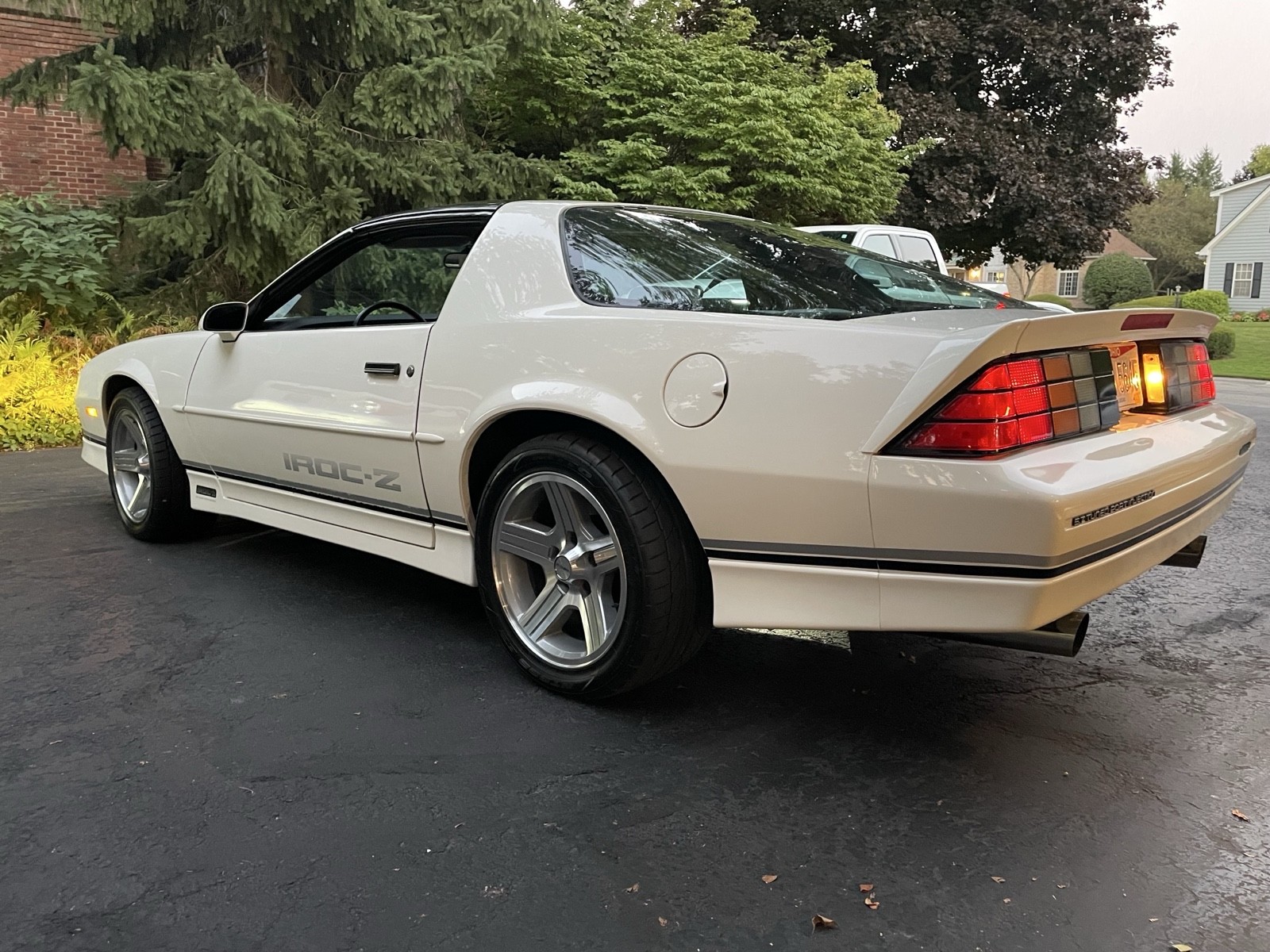 Chevrolet-Camaro-1989-3
