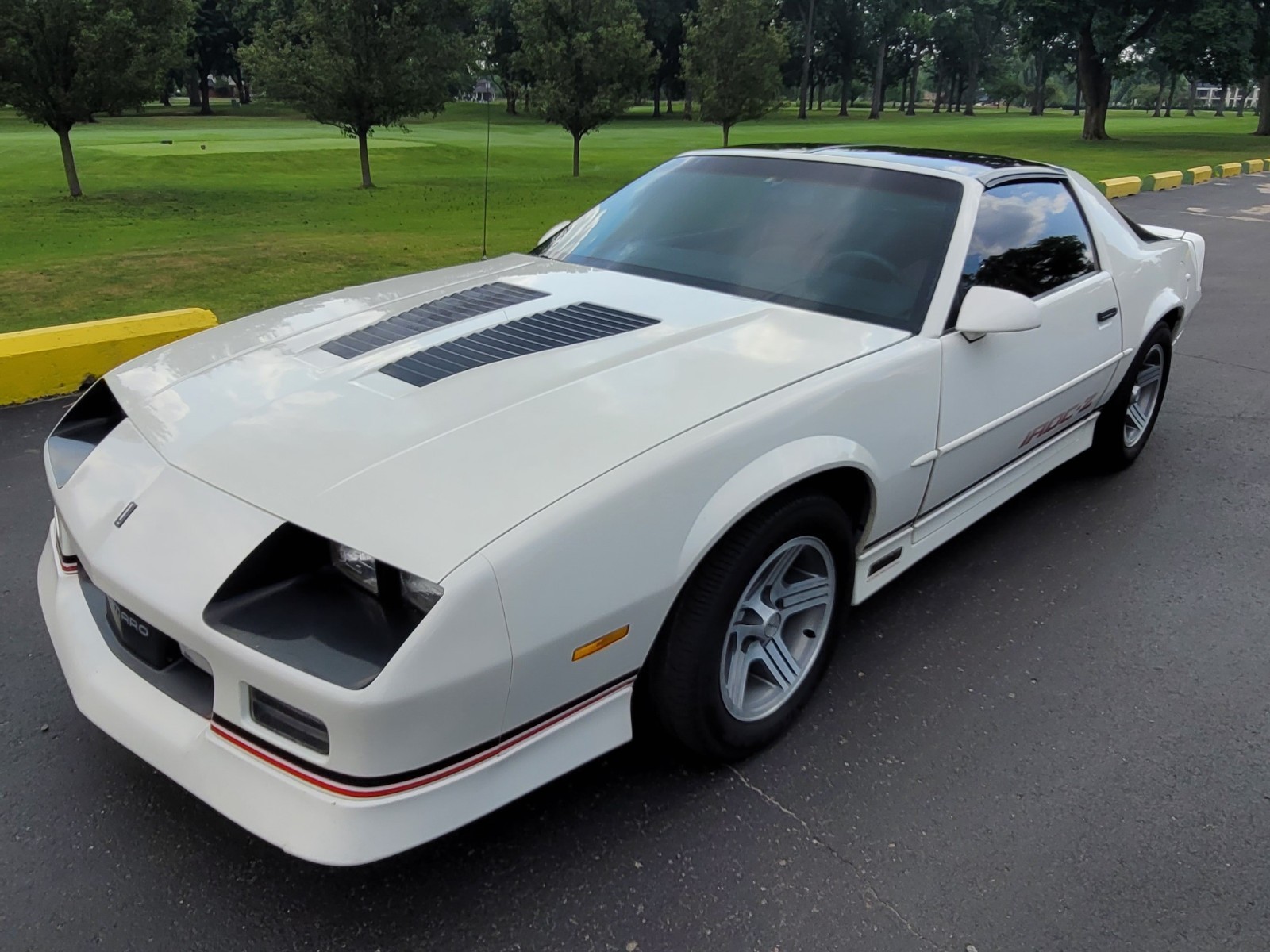 Chevrolet-Camaro-1989-Coupe-1