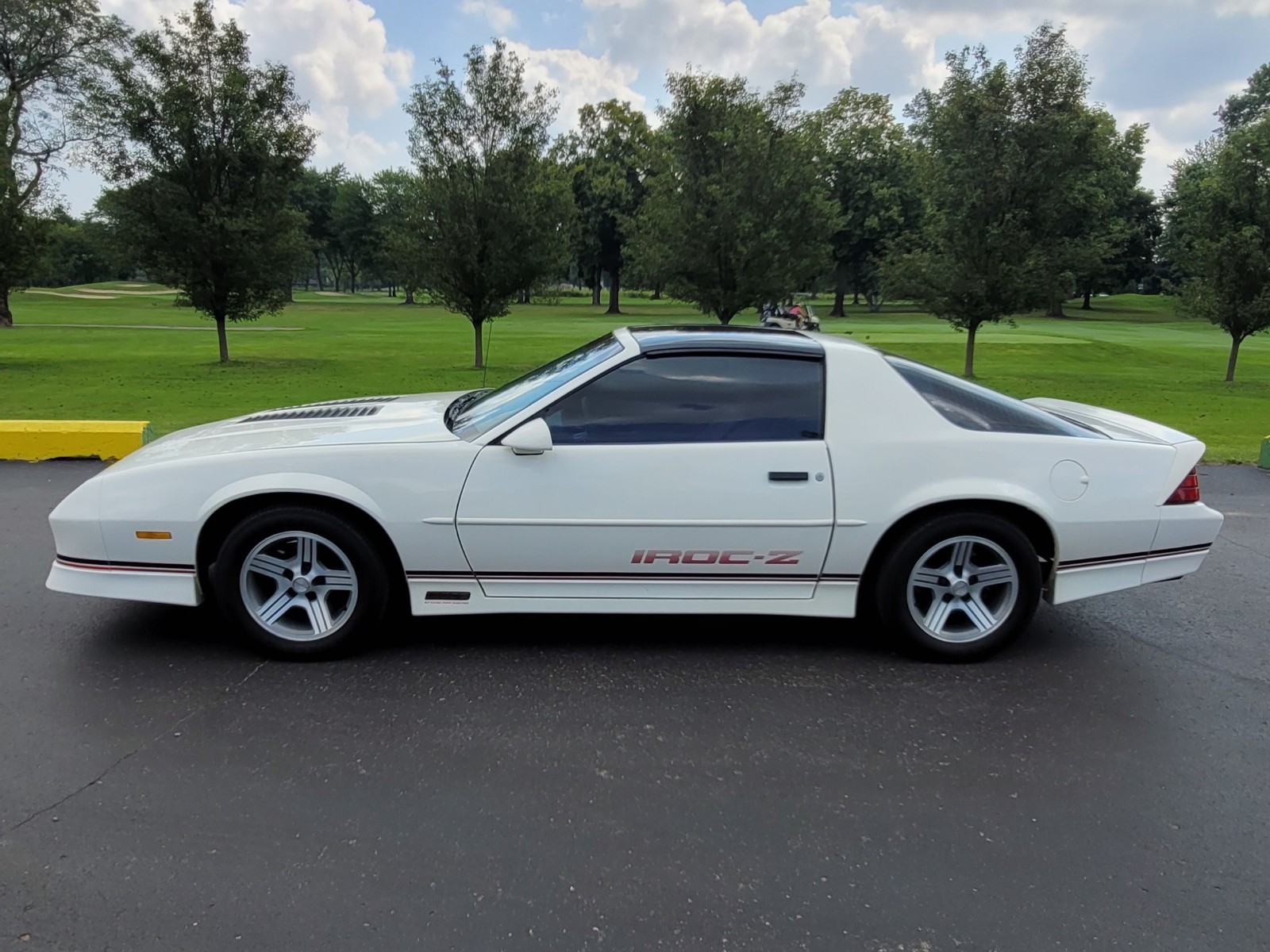 Chevrolet-Camaro-1989-Coupe-2