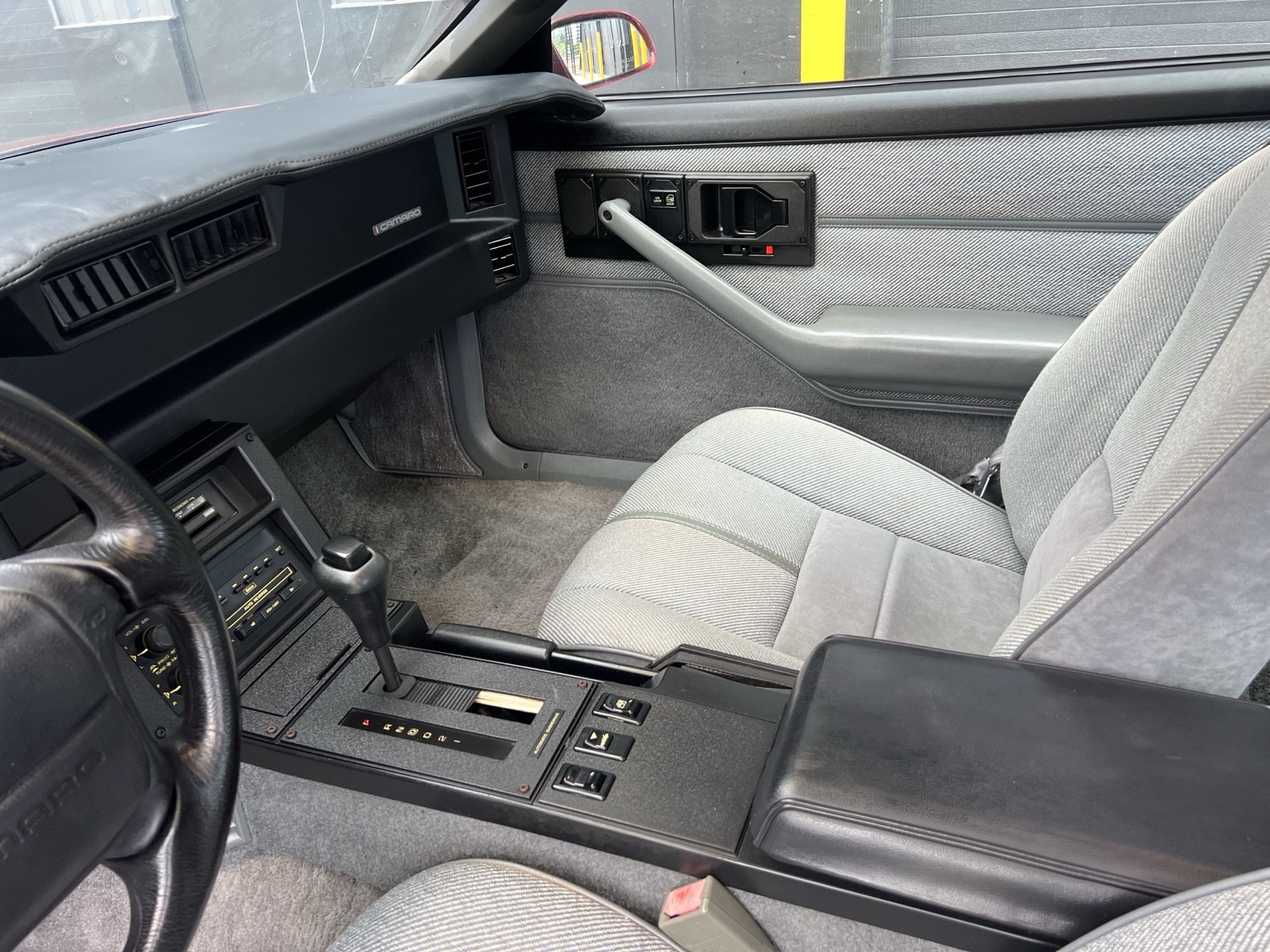 Chevrolet-Camaro-1990-Coupe-12