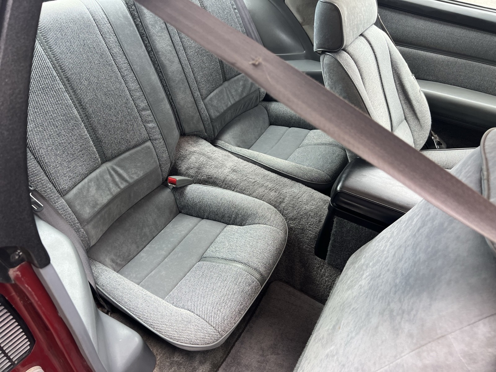 Chevrolet-Camaro-1990-Coupe-17