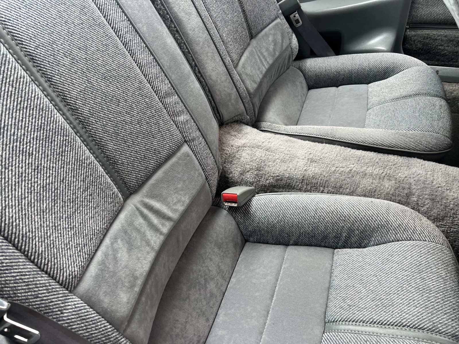 Chevrolet-Camaro-1990-Coupe-18