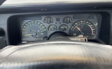 Chevrolet-Camaro-1990-Coupe-8