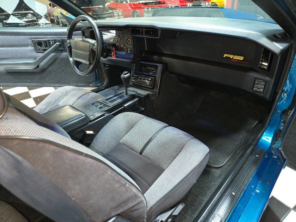 Chevrolet-Camaro-1992-Hatchback-10