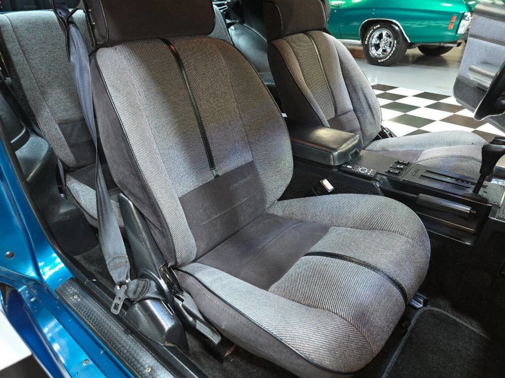 Chevrolet-Camaro-1992-Hatchback-11