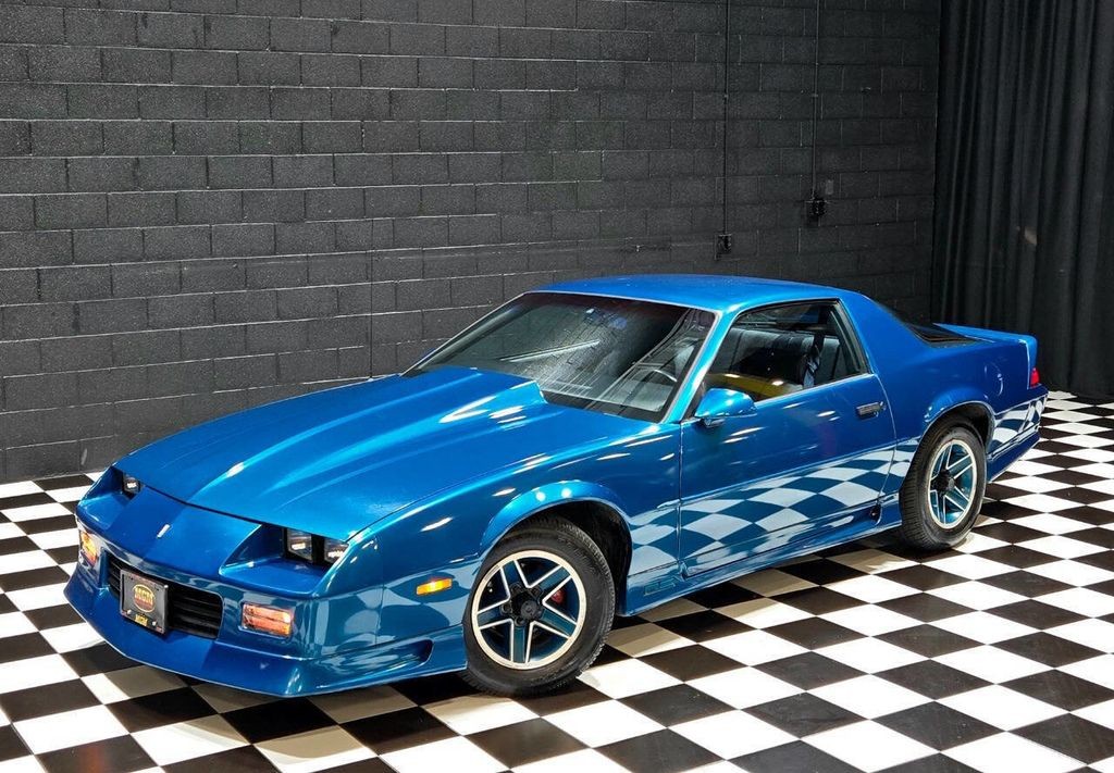 Chevrolet-Camaro-1992-Hatchback