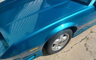 Chevrolet-Camaro-1992-Hatchback-2