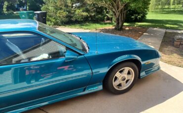 Chevrolet-Camaro-1992-Hatchback-3