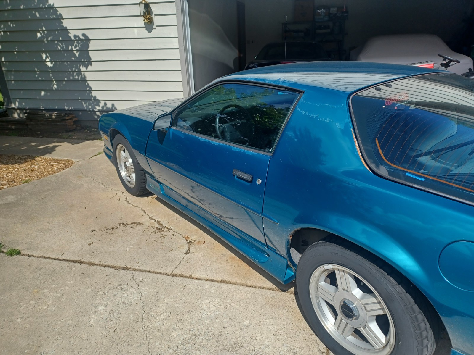 Chevrolet-Camaro-1992-Hatchback-5