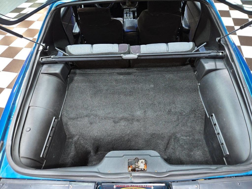 Chevrolet-Camaro-1992-Hatchback-6
