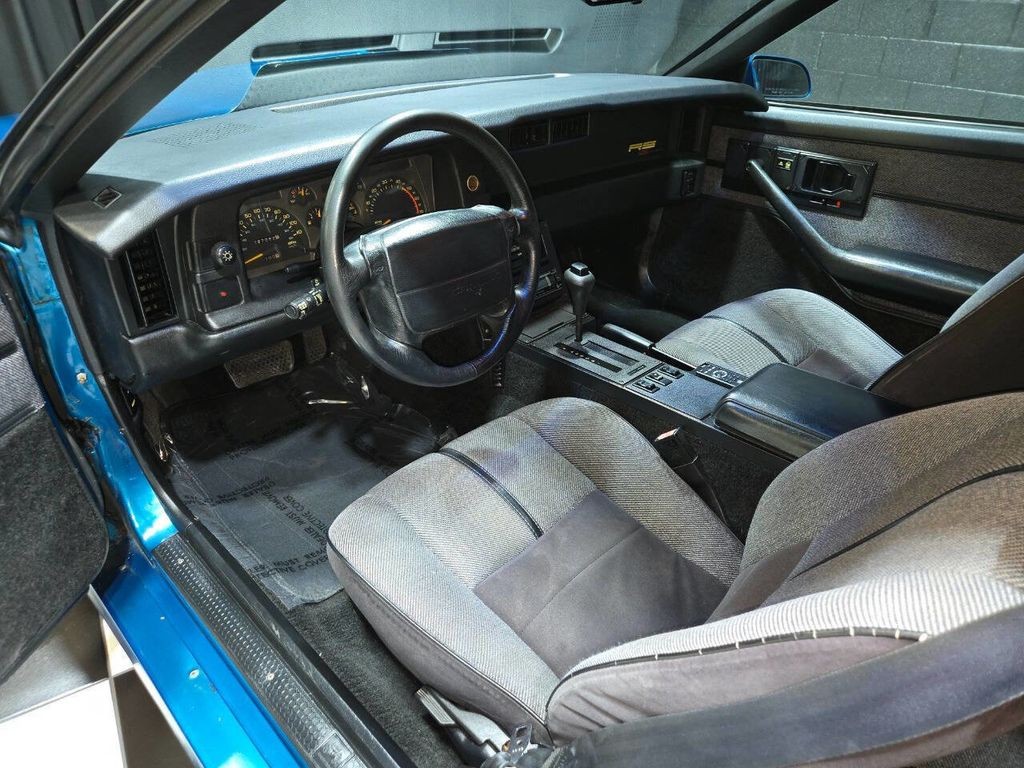 Chevrolet-Camaro-1992-Hatchback-8