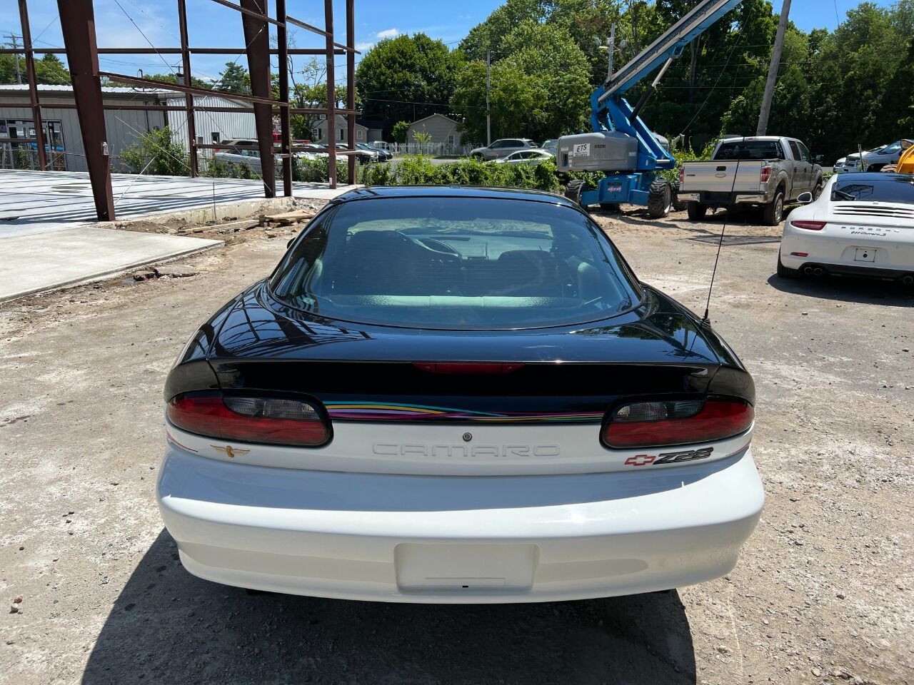 Chevrolet-Camaro-1993-Hatchback-3