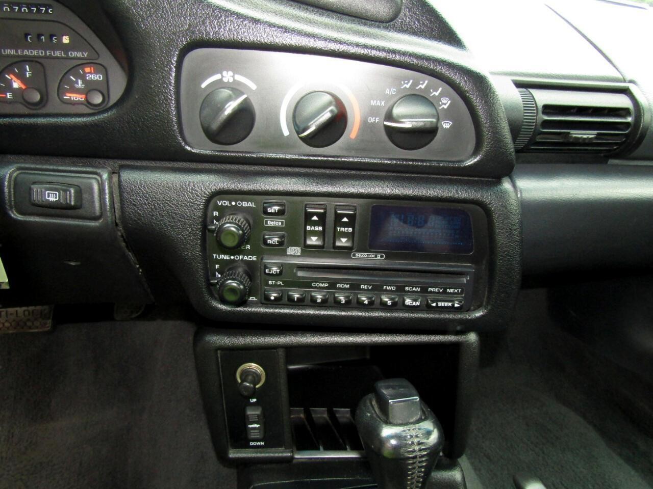 Chevrolet-Camaro-1995-Convertible-19