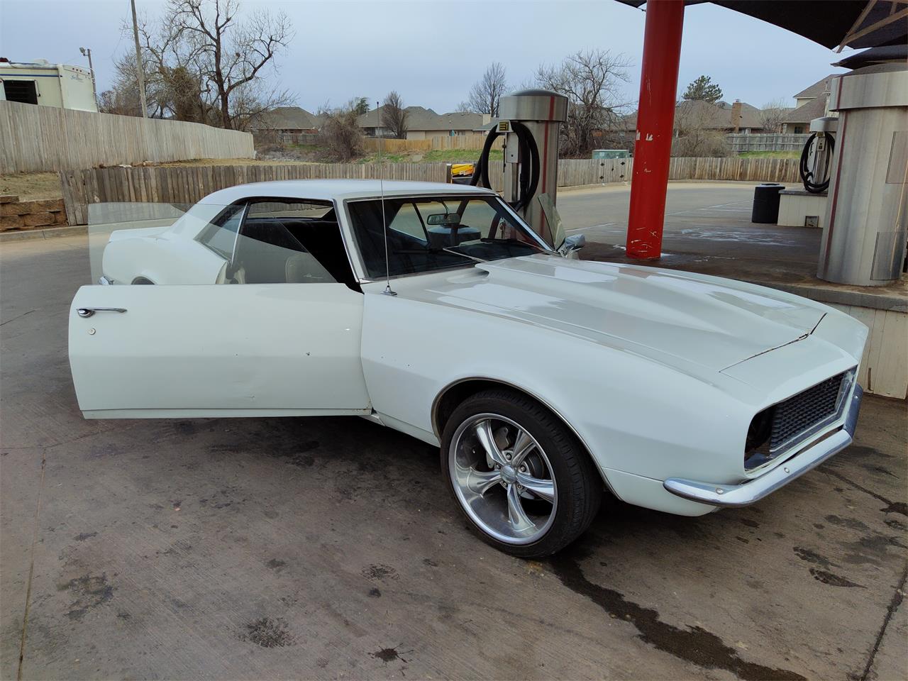 Chevrolet-Camaro-rs-1968-White-Black-3