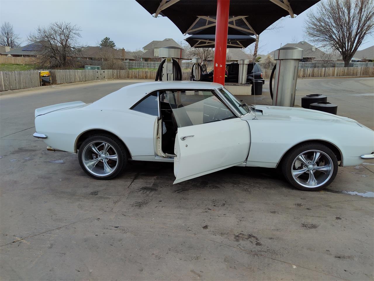 Chevrolet-Camaro-rs-1968-White-Black-4