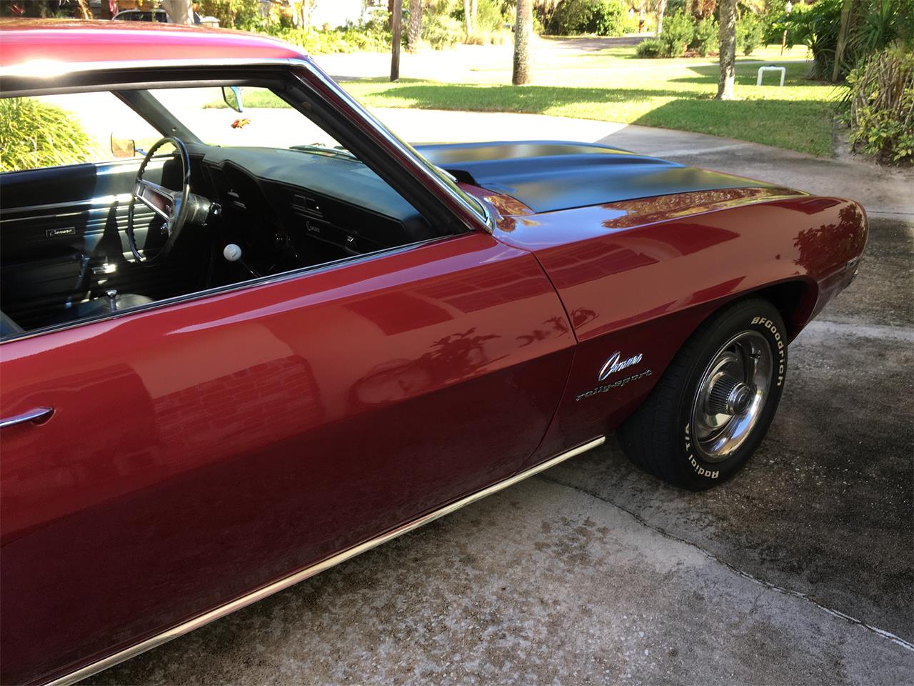 Chevrolet-Camaro-rs-1969-BurgandyRed-Black-29