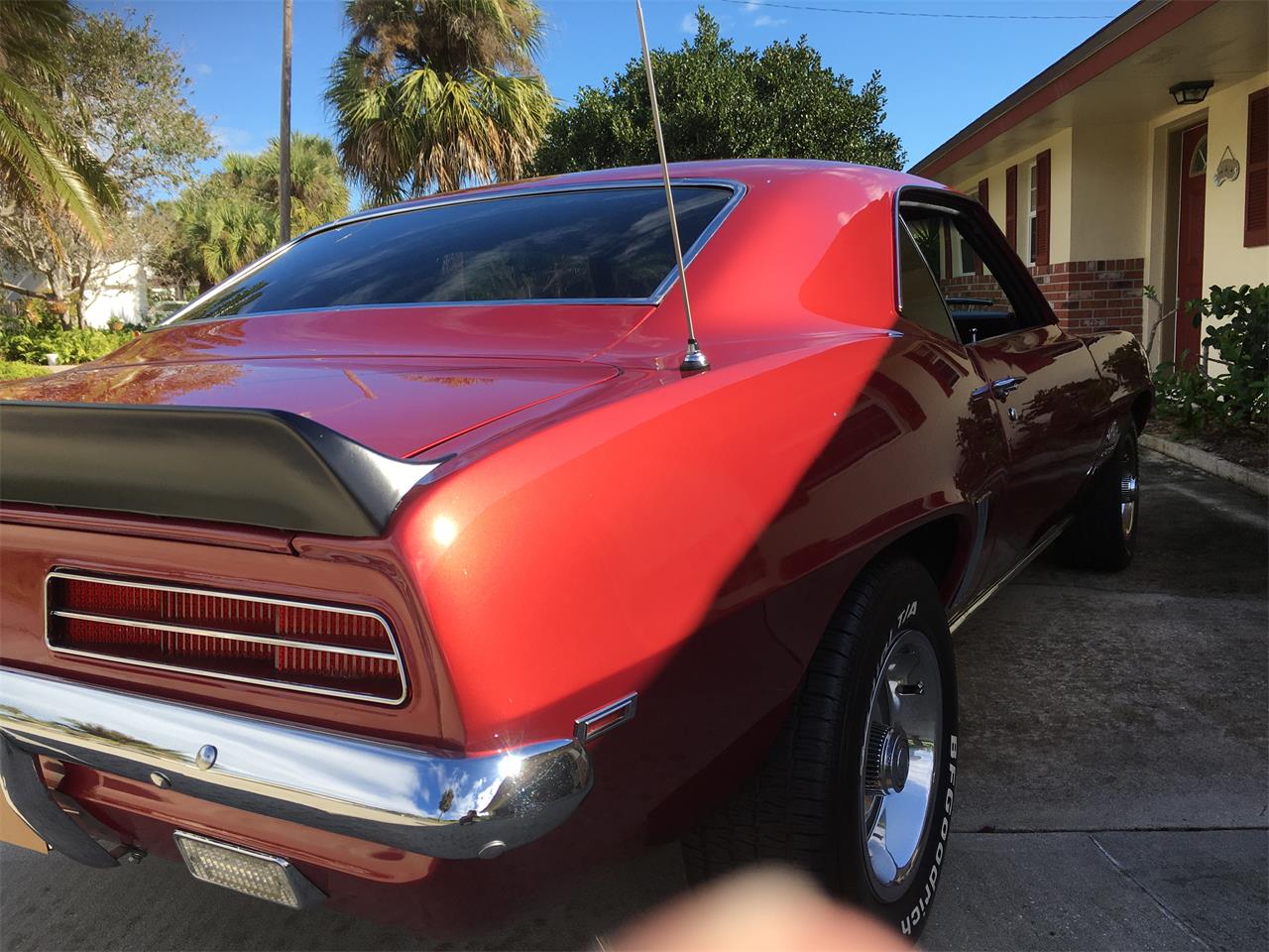 Chevrolet-Camaro-rs-1969-BurgandyRed-Black-31