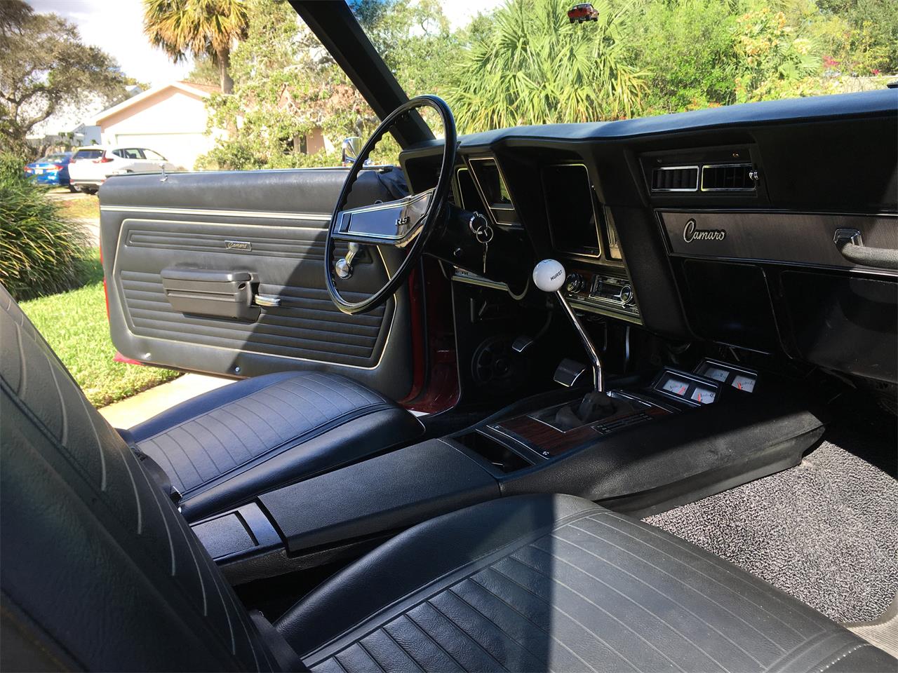 Chevrolet-Camaro-rs-1969-BurgandyRed-Black-46