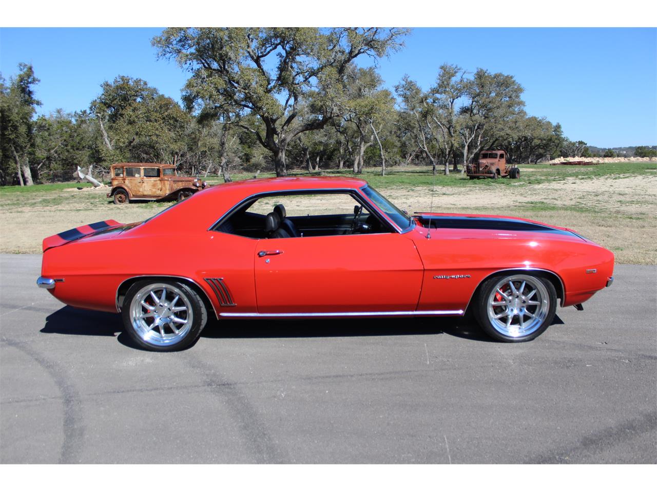 Chevrolet-Camaro-rs-1969-Red-Black-39