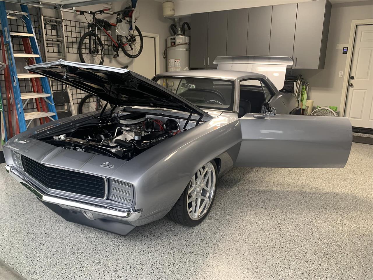Chevrolet-Camaro-rsss-1969-silver-black-19