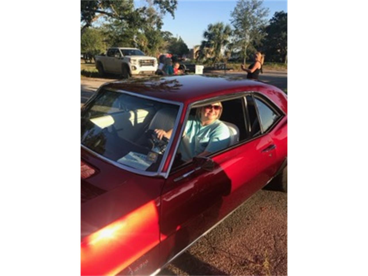 Chevrolet-Camaro-z28-1969-Candy-red-White-leather-12