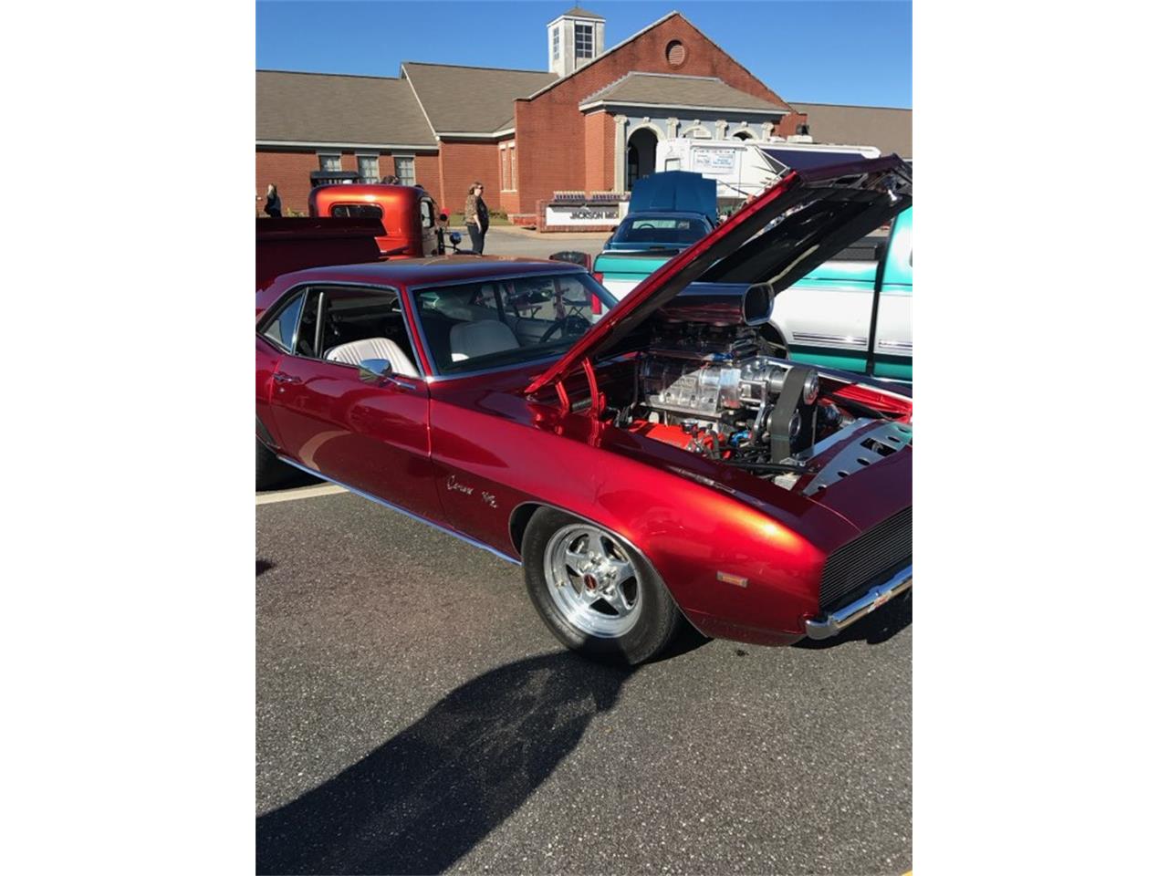 Chevrolet-Camaro-z28-1969-Candy-red-White-leather-13