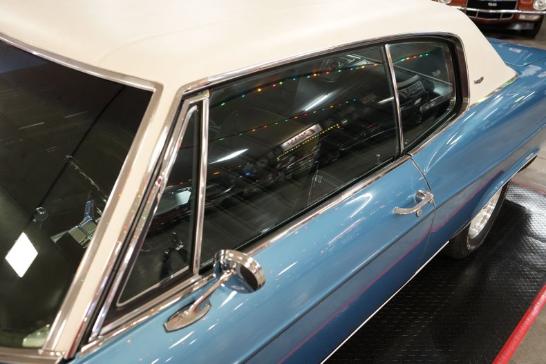 Chevrolet-Caprice-1966-Blue-Metallic-Blue-10