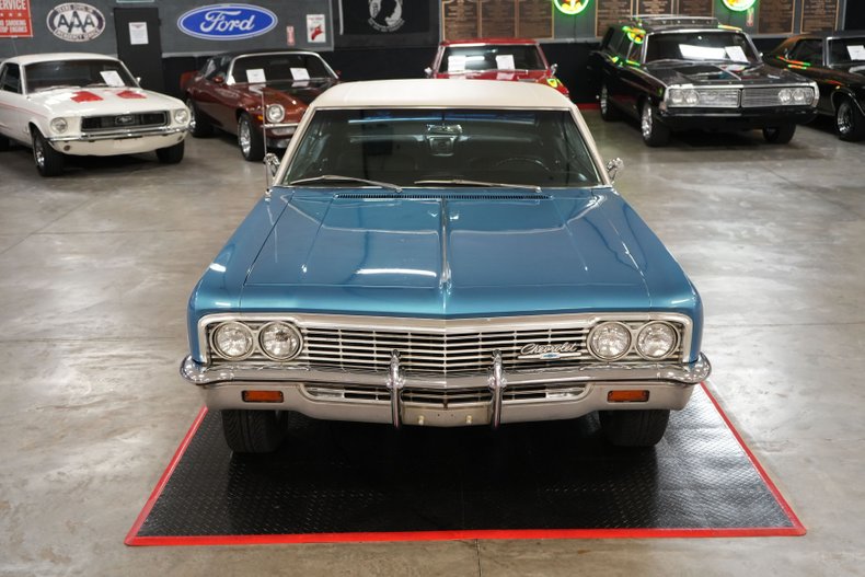 Chevrolet-Caprice-1966-Blue-Metallic-Blue-22