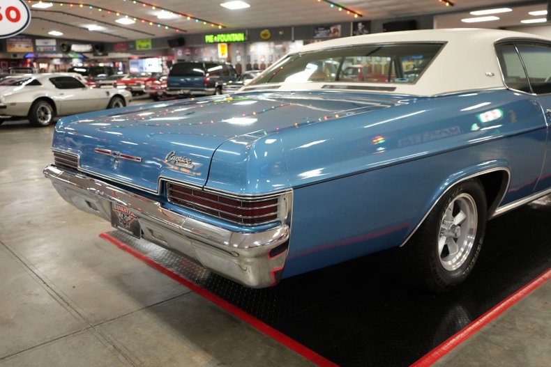 Chevrolet-Caprice-1966-Blue-Metallic-Blue-43