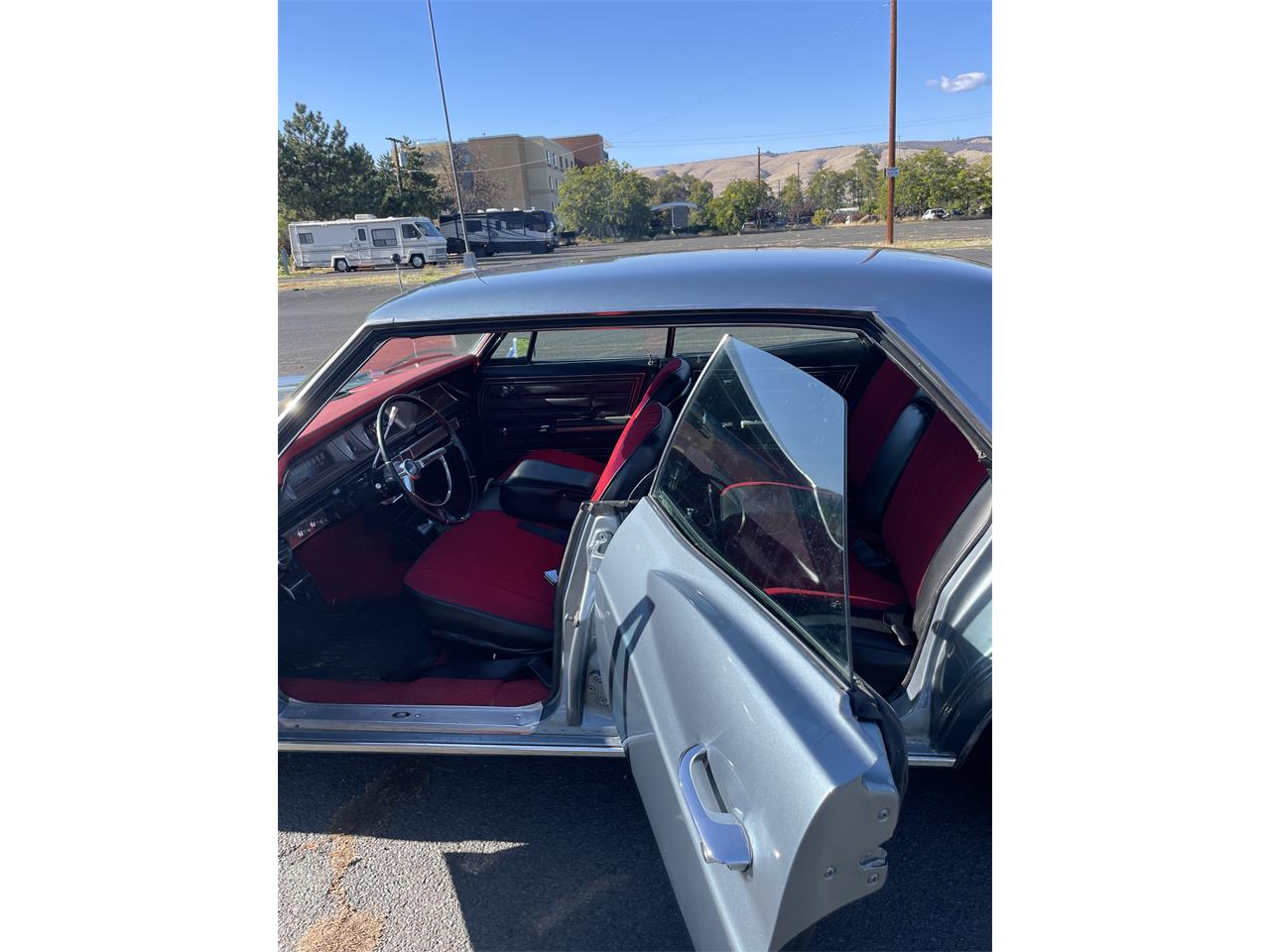 Chevrolet-Caprice-1966-Silverblue-Redblack-5