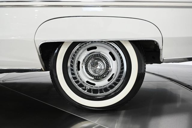 Chevrolet-Caprice-1975-15
