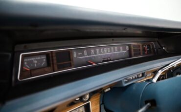 Chevrolet-Caprice-1975-18