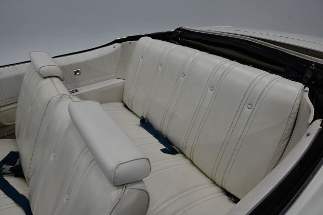 Chevrolet-Caprice-1975-19