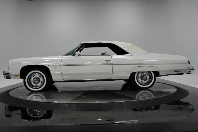 Chevrolet-Caprice-1975-2
