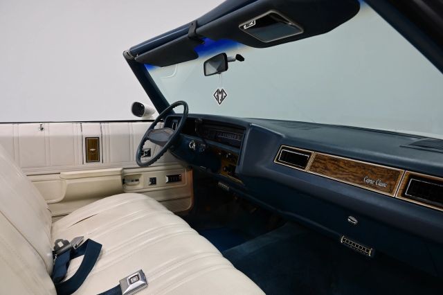 Chevrolet-Caprice-1975-20