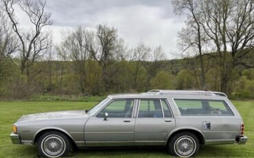 Chevrolet-Caprice-1983-Wagon-1