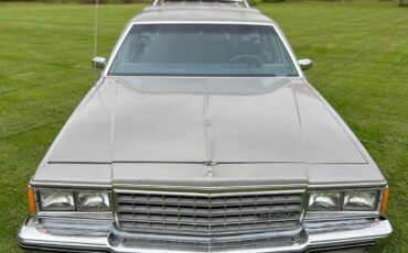 Chevrolet-Caprice-1983-Wagon
