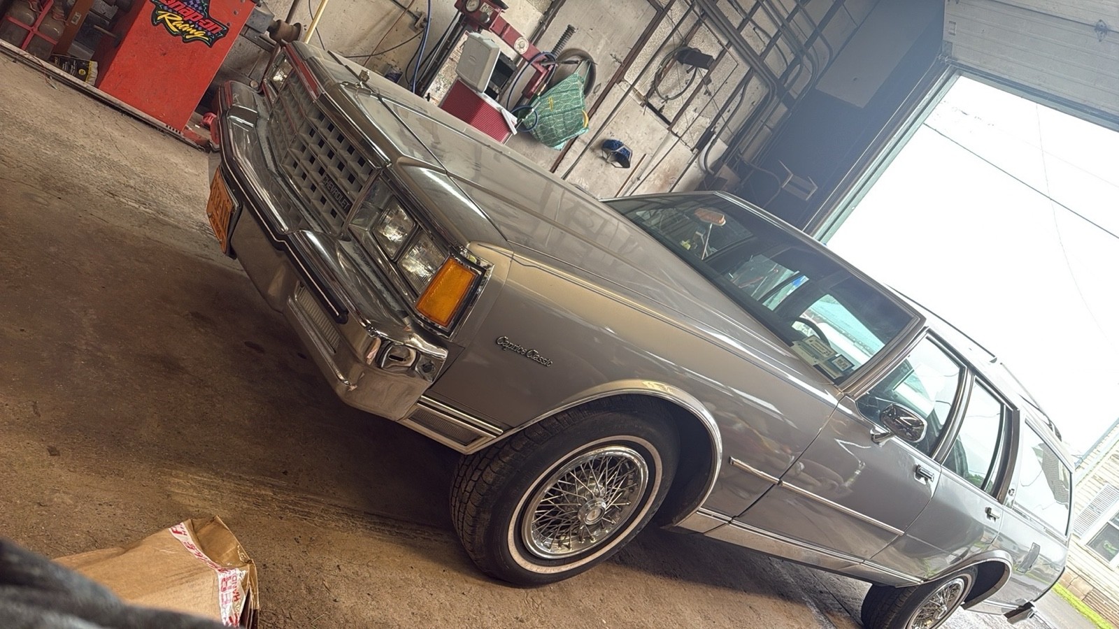 Chevrolet-Caprice-1983-Wagon-9