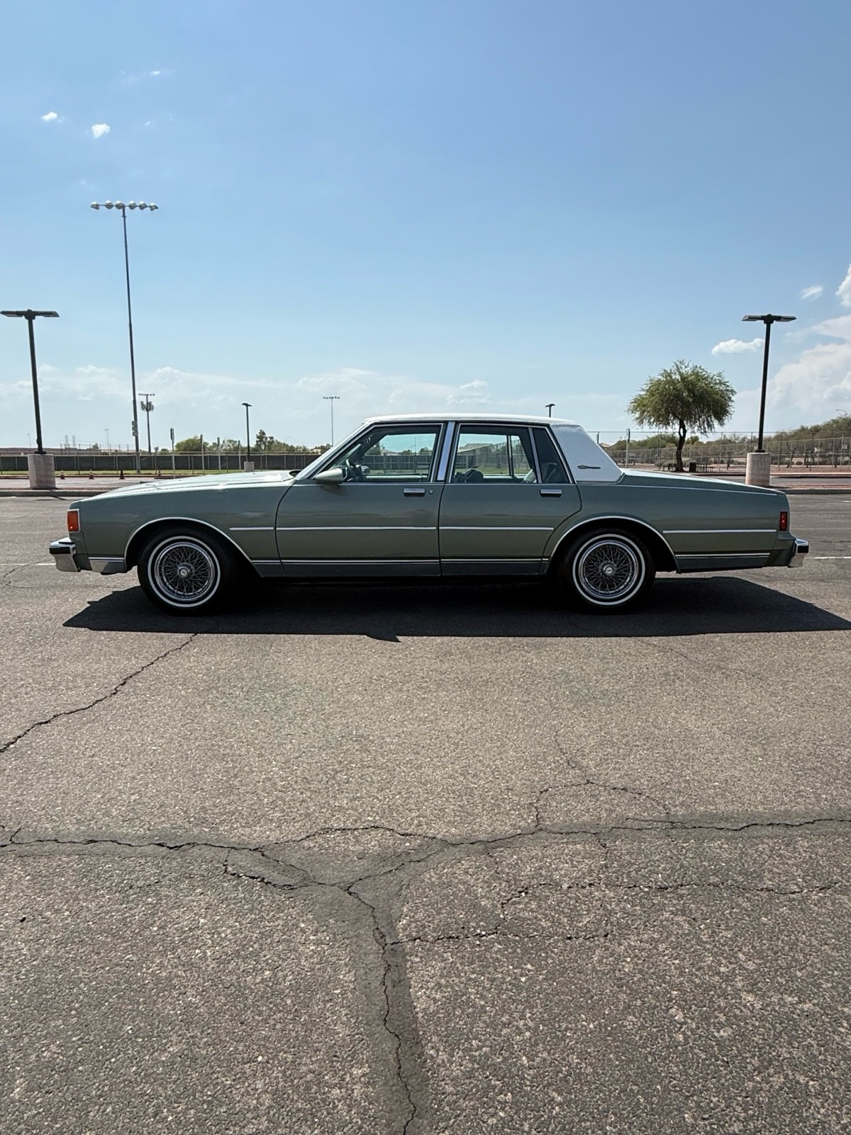Chevrolet-Caprice-1986-Sedan-1