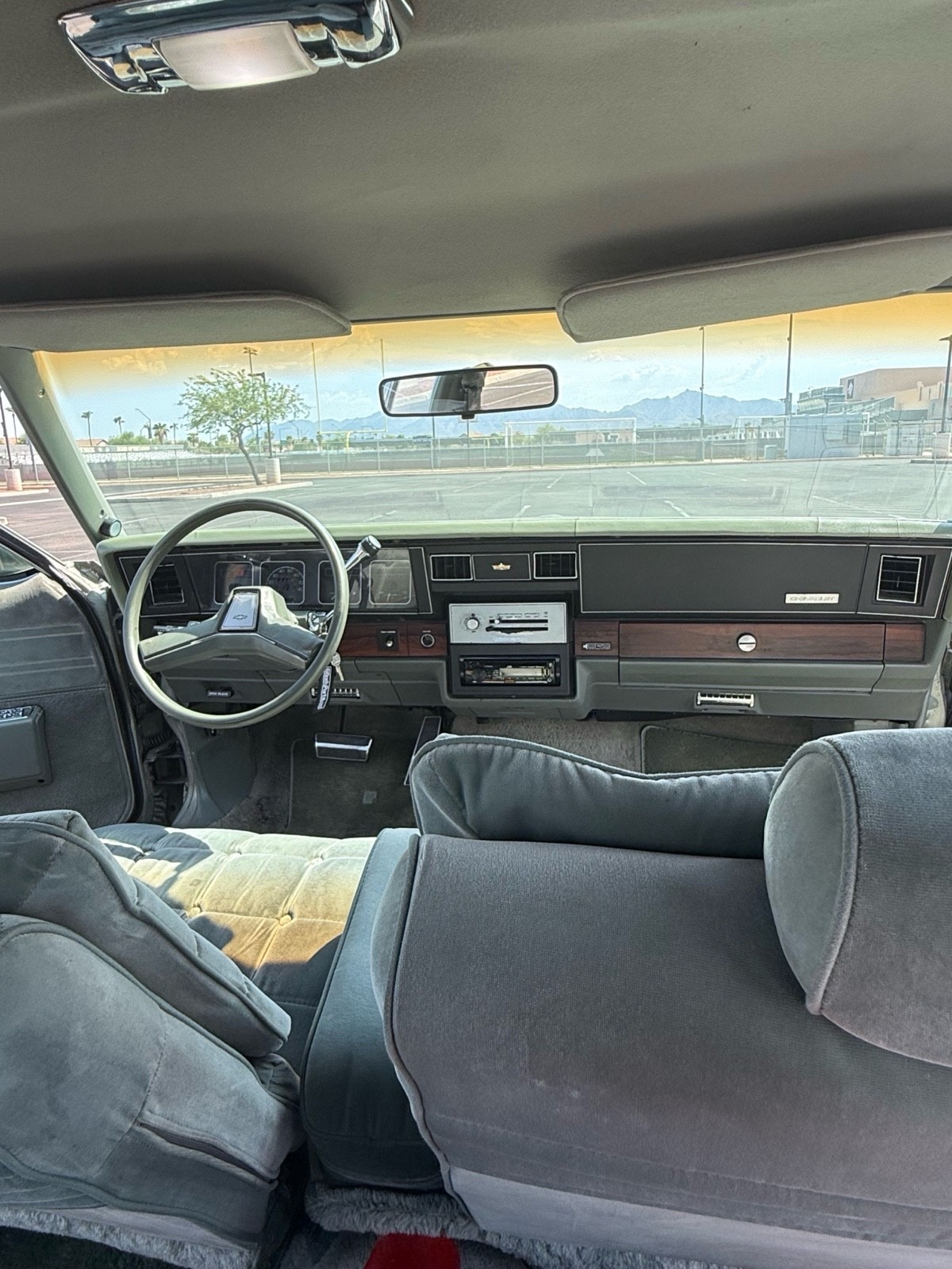 Chevrolet-Caprice-1986-Sedan-10