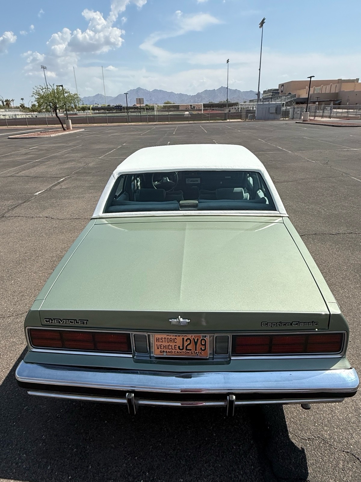 Chevrolet-Caprice-1986-Sedan-2